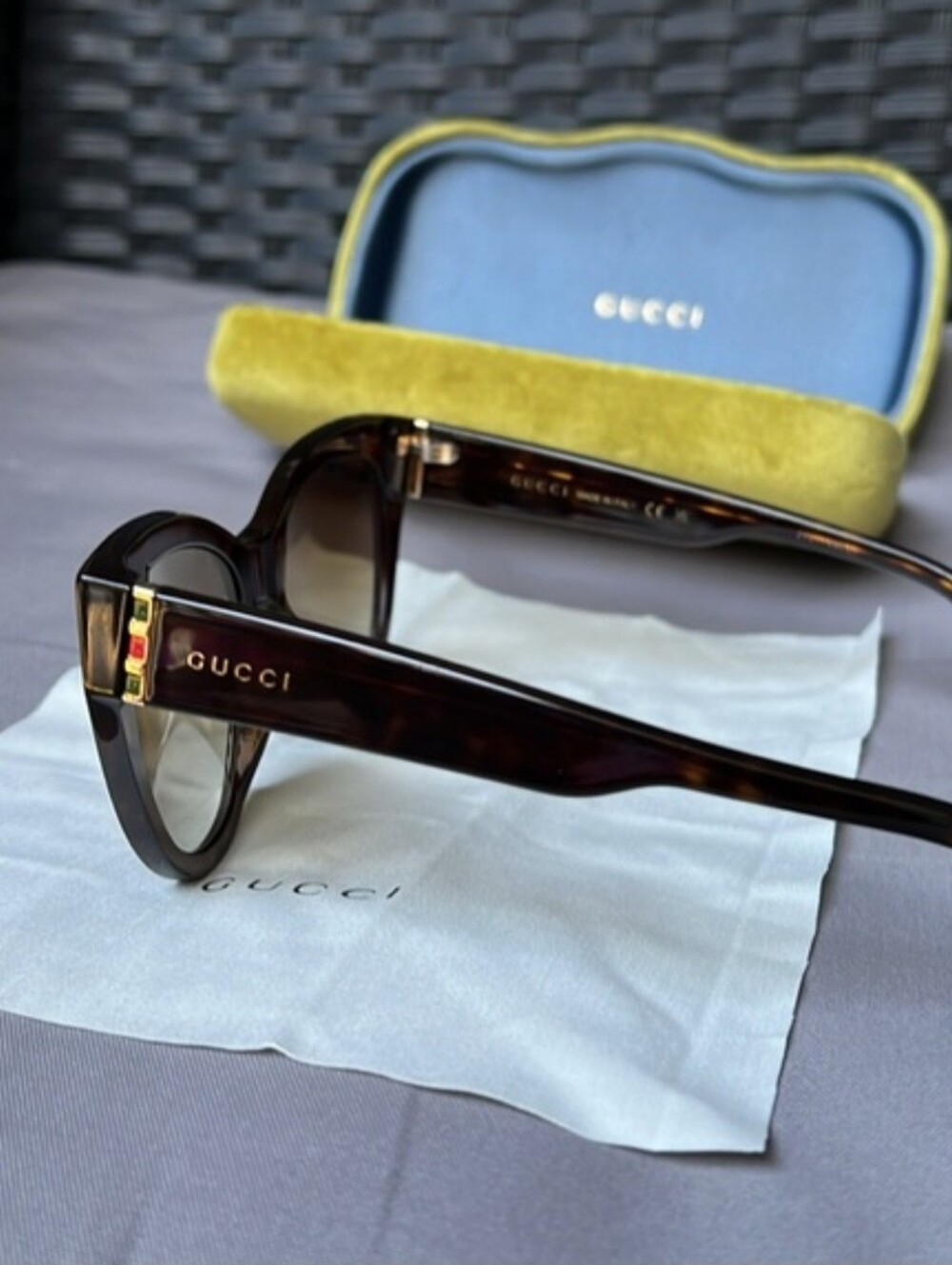 New Gucci sunglasses authentic